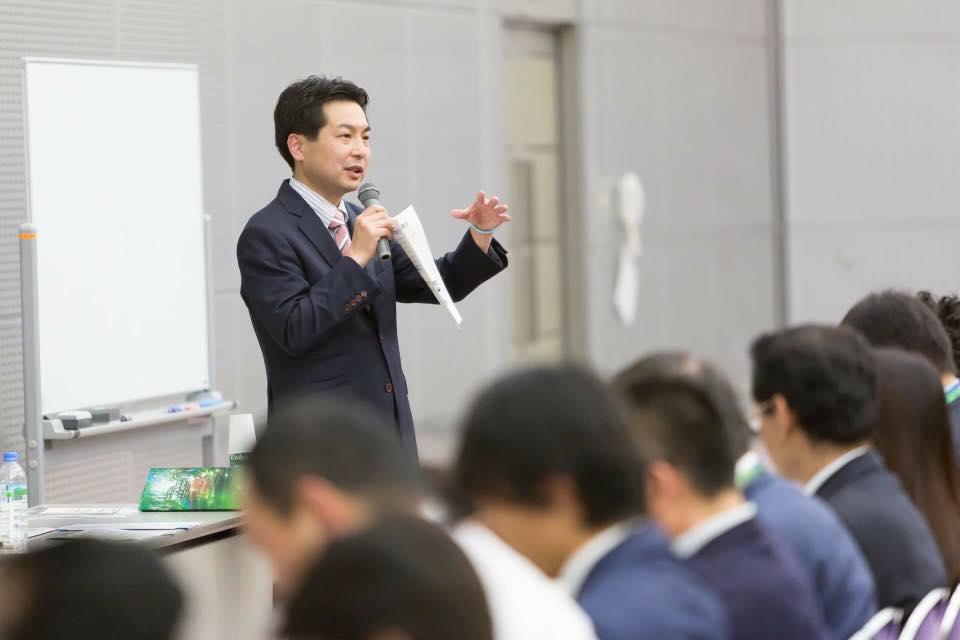 講演をしているイメージです
